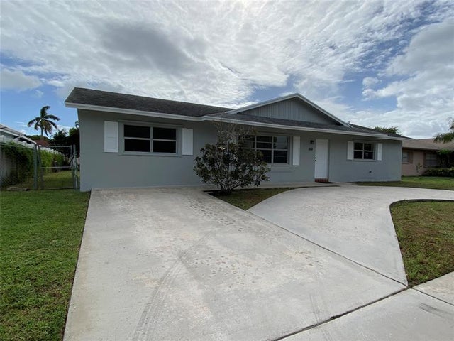 4 of 38 - 225 Wrena Drive, West Palm Beach, FL