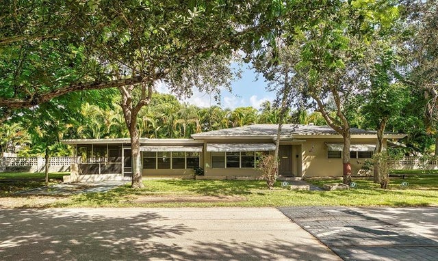 1 of 28 - 1019 Ne 11th St, Fort Lauderdale, FL