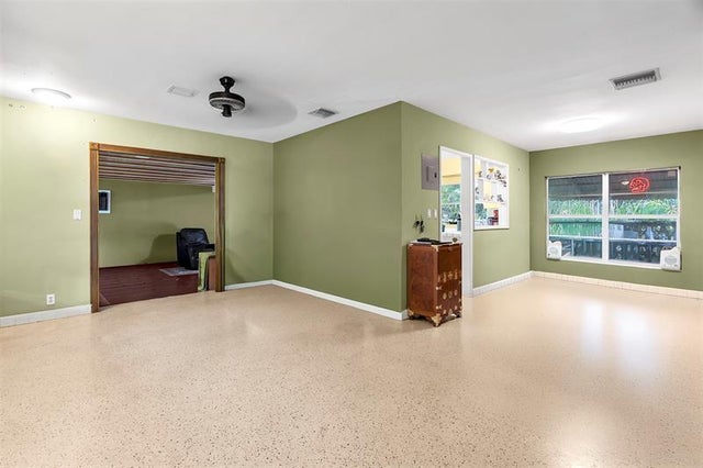 2 of 28 - 1019 Ne 11th St, Fort Lauderdale, FL