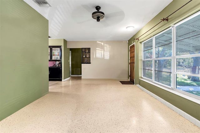 3 of 28 - 1019 Ne 11th St, Fort Lauderdale, FL