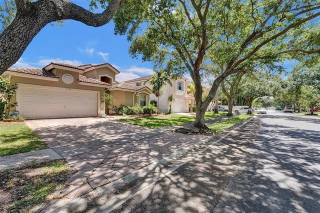 4 of 31 - 13829 Nw 22nd St, Sunrise, FL