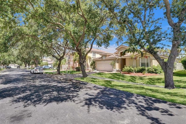 5 of 31 - 13829 Nw 22nd St, Sunrise, FL