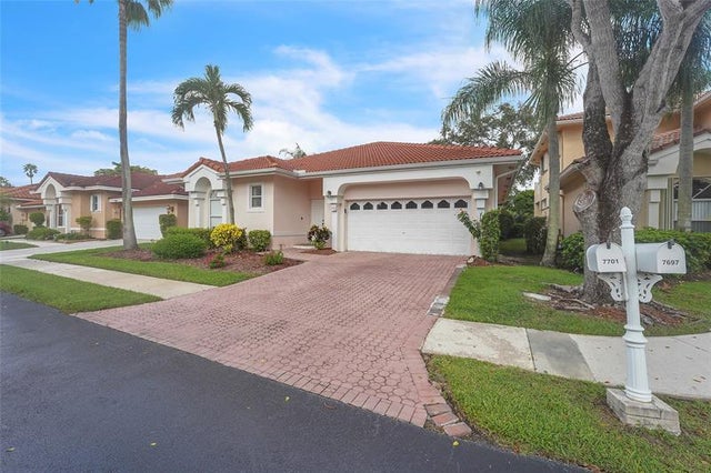 3 of 41 - 7701 Highlands Cir, Margate, FL