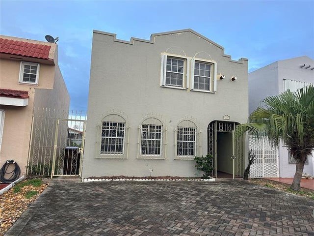 1 of 14 - 4281 W 10th Ct, Hialeah, FL