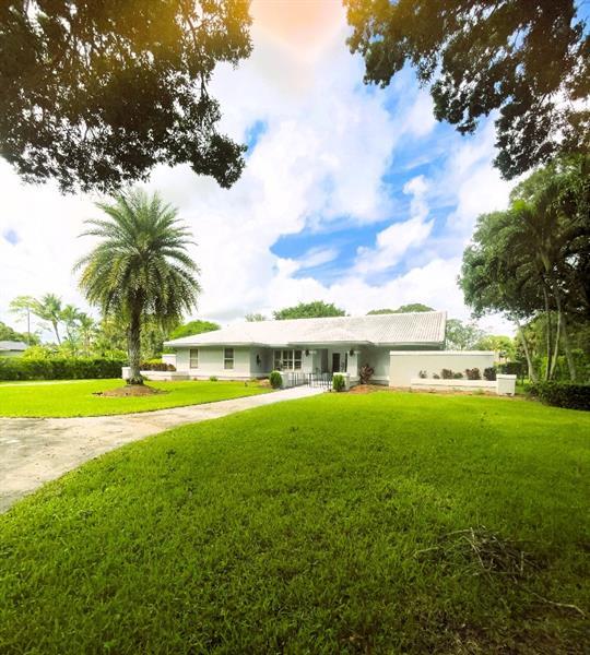 1 of 40 - 14183 Greentree Trl, Wellington, FL