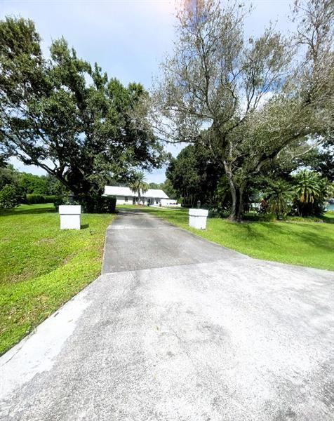 4 of 40 - 14183 Greentree Trl, Wellington, FL
