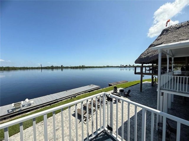 4 of 32 - 4835 E Riverside Dr, Fort Myers, FL