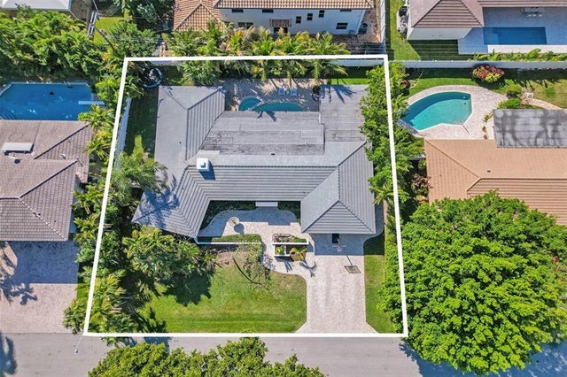 3 of 52 - 2740 Ne 29th St, Fort Lauderdale, FL