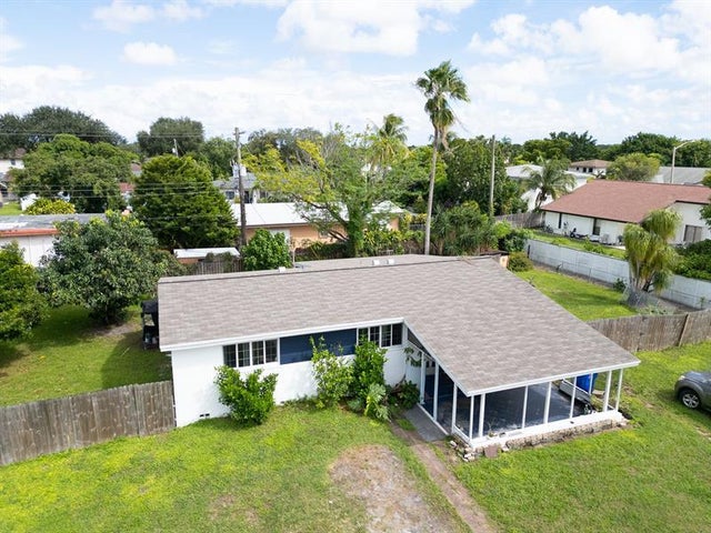2 of 27 - 2011 Sw 97th Ter, Miramar, FL