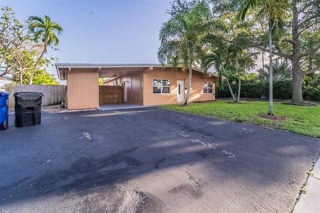 2 of 28 - 3481 Sw 20th St, Fort Lauderdale, FL