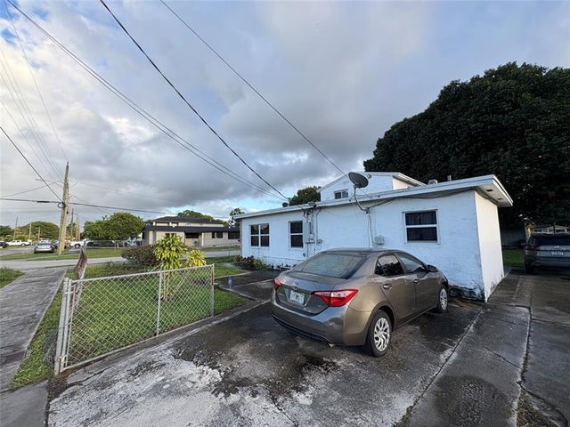 2 of 6 - 5840 Nw 31st Ave, Miami, FL