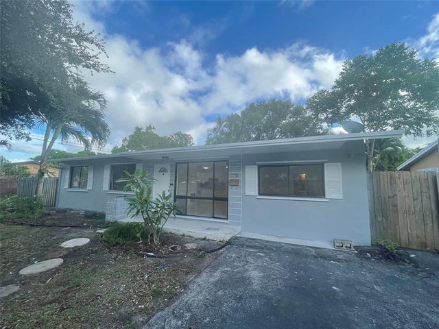 2 of 14 - 730 Ne 23rd Pl, Pompano Beach, FL