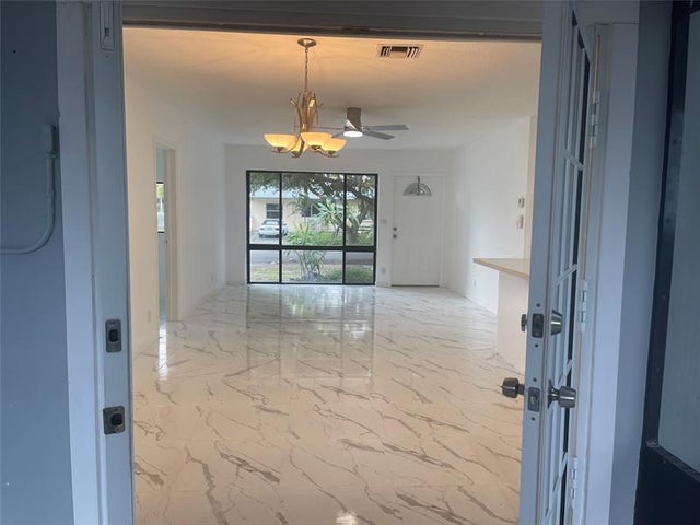 4 of 14 - 730 Ne 23rd Pl, Pompano Beach, FL