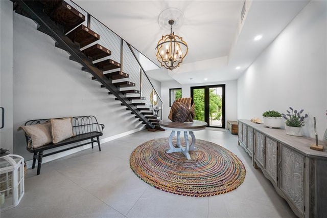 3 of 27 - 239 W Seaview Dr, Duck Key, FL