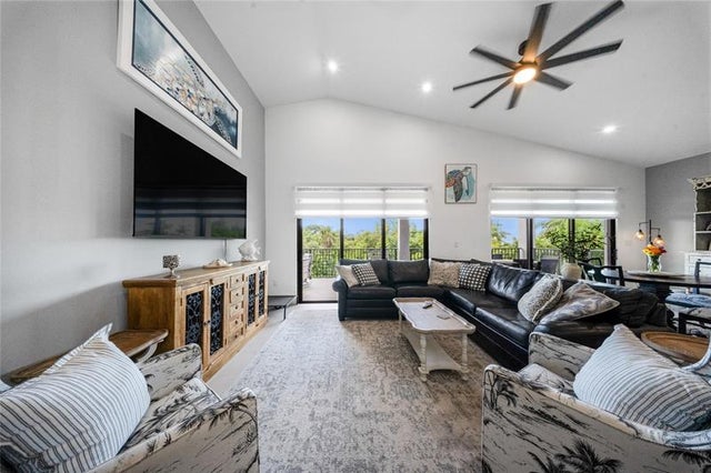 5 of 27 - 239 W Seaview Dr, Duck Key, FL
