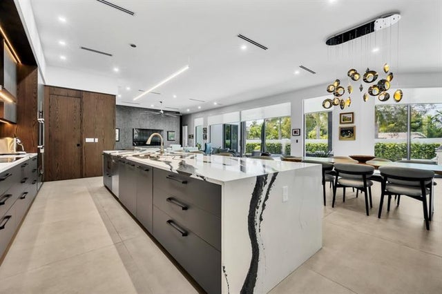 1 of 47 - 300 Ne 21st Ct, Wilton Manors, FL