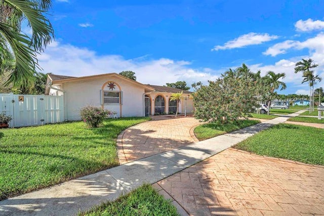 1 of 44 - 7950 Nw 8th Ct, Margate, FL
