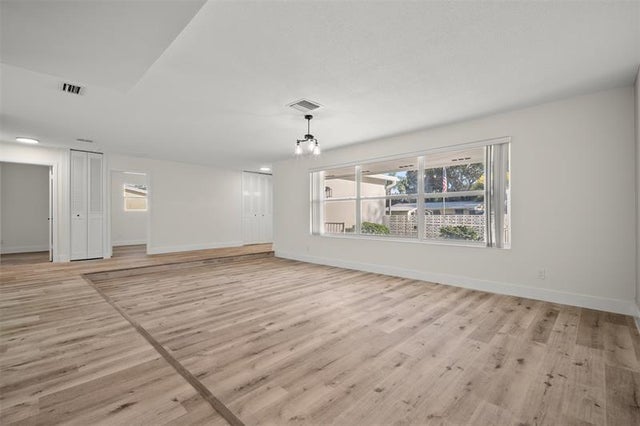 5 of 44 - 2324 1st Pl, Vero Beach, FL