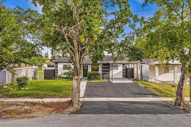 3 of 34 - 5361 Flagler St, Hollywood, FL