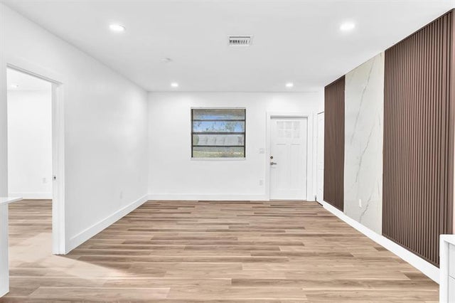 4 of 34 - 5361 Flagler St, Hollywood, FL