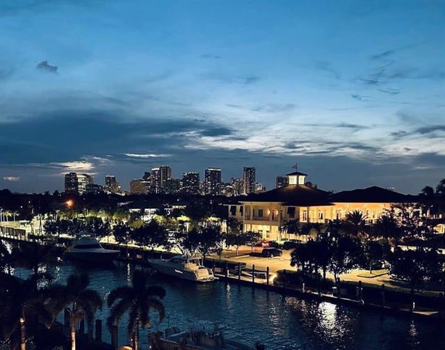 2 of 10 - 1701 Se 12th Ct, Fort Lauderdale, FL