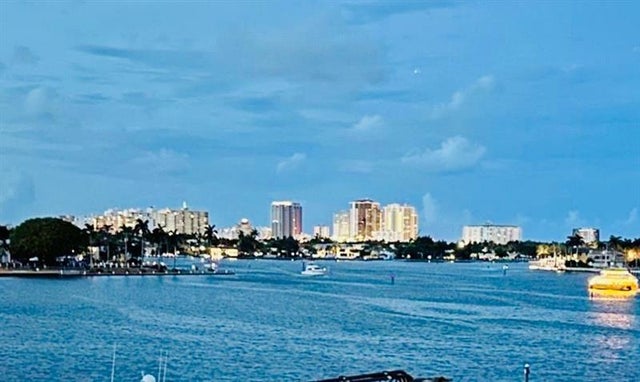 5 of 10 - 1701 Se 12th Ct, Fort Lauderdale, FL