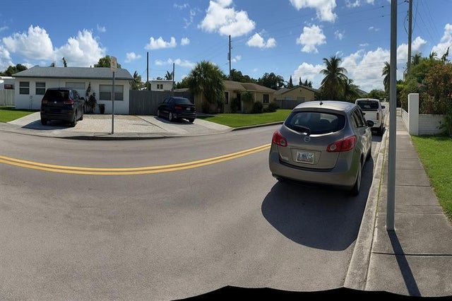 1 of 21 - 823 N 20th Ct, Hollywood, FL