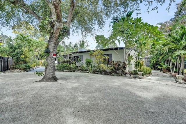 2 of 47 - 1613 Sw 12th Ct, Fort Lauderdale, FL