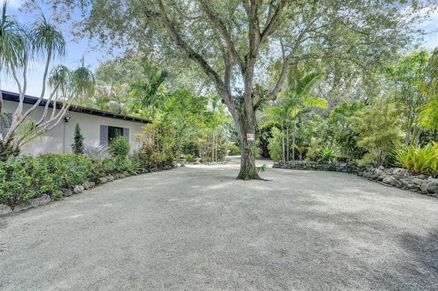 3 of 47 - 1613 Sw 12th Ct, Fort Lauderdale, FL