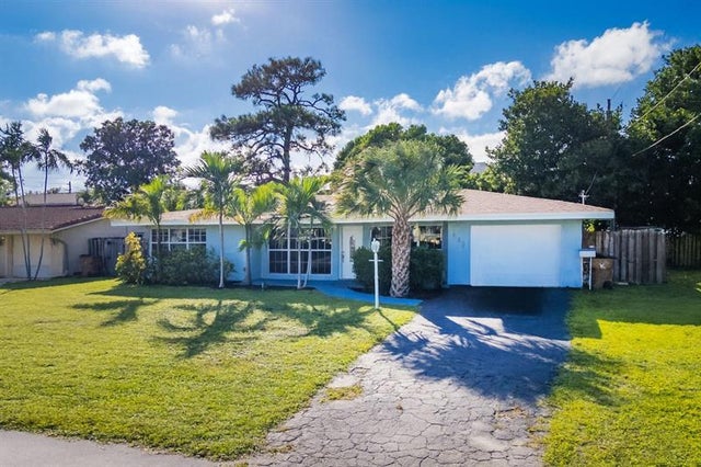 2 of 32 - 827 Se 10th Ter, Deerfield Beach, FL