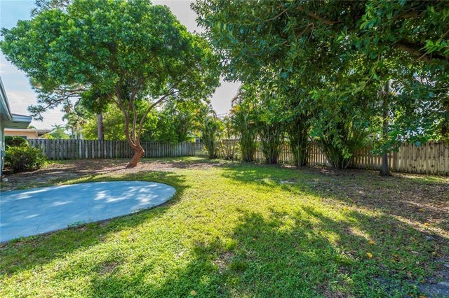 3 of 32 - 827 Se 10th Ter, Deerfield Beach, FL