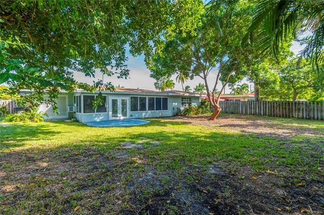 4 of 32 - 827 Se 10th Ter, Deerfield Beach, FL