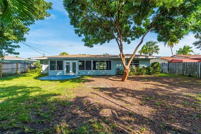 5 of 32 - 827 Se 10th Ter, Deerfield Beach, FL