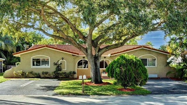 1 of 35 - 10620 Nw 37th St, Coral Springs, FL