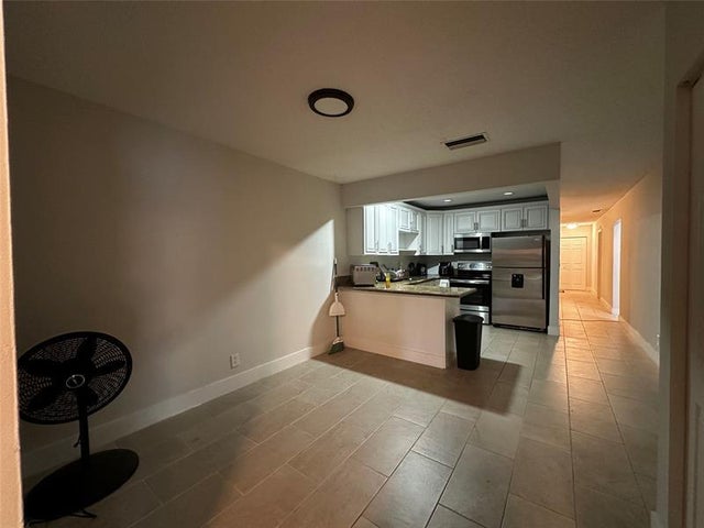 4 of 14 - 10620 Nw 37th St, Coral Springs, FL