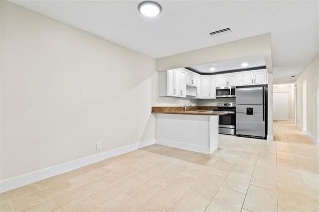 4 of 35 - 10620 Nw 37th St, Coral Springs, FL