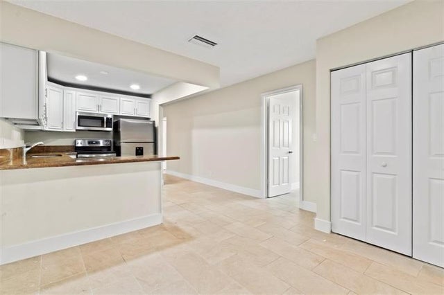 5 of 35 - 10620 Nw 37th St, Coral Springs, FL