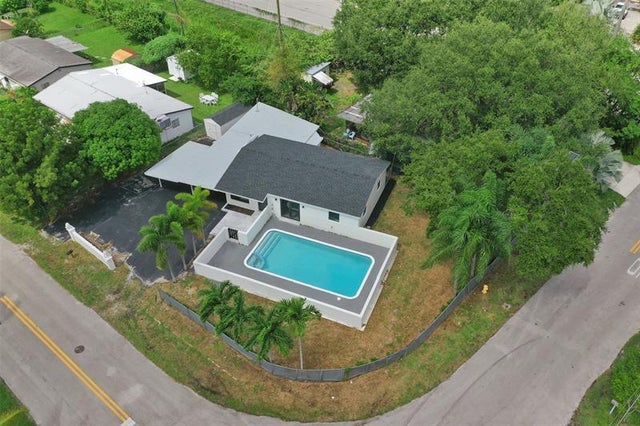 4 of 64 - 4101 Sw 48th Ct, Dania, FL
