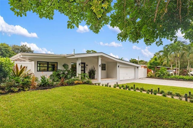 1 of 57 - 1080 E Country Club Cir, Plantation, FL