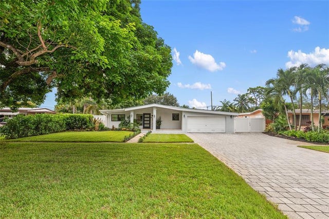 3 of 57 - 1080 E Country Club Cir, Plantation, FL