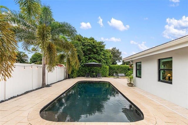 5 of 57 - 1080 E Country Club Cir, Plantation, FL