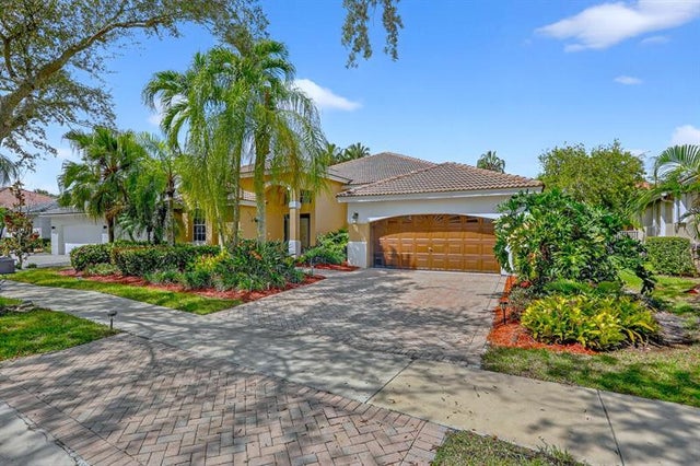 2 of 91 - 2807 Oakbrook Ln, Weston, FL