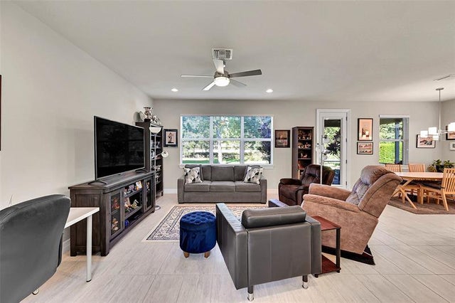 3 of 43 - 964 Banyan Dr, Hollywood, FL