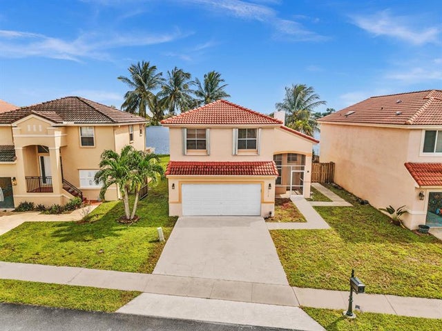 4 of 47 - 3218 W Buena Vista Dr, Margate, FL