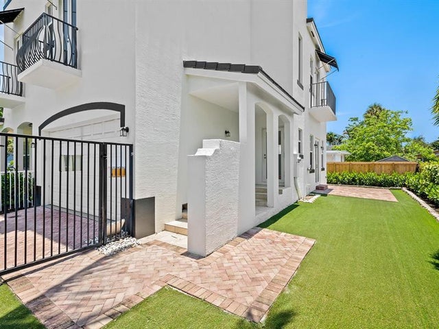3 of 37 - 802 Sw 13th Street, Fort Lauderdale, FL