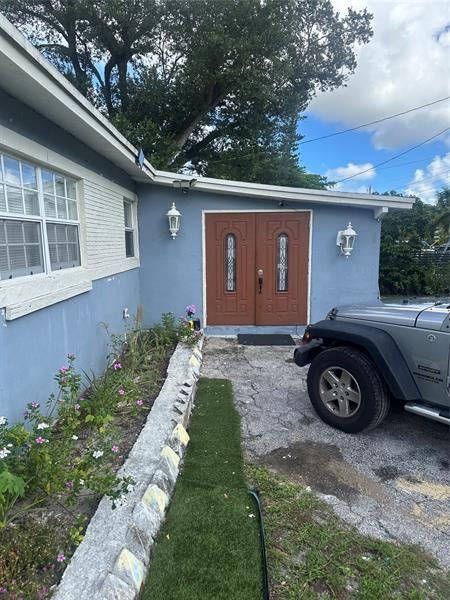 1 of 3 - 541 Nw 33rd Ave, Lauderhill, FL