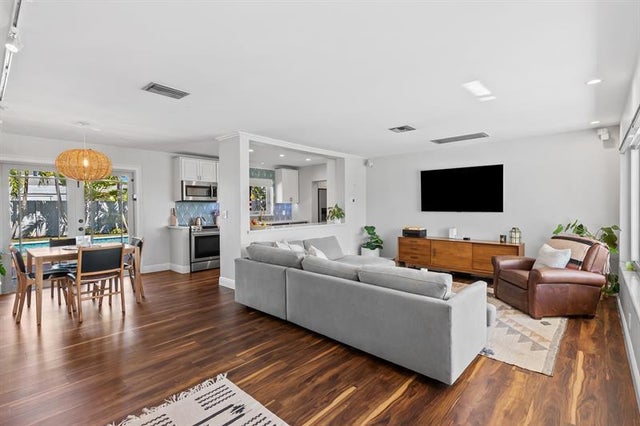5 of 26 - 2133 Ne 25th St, Wilton Manors, FL