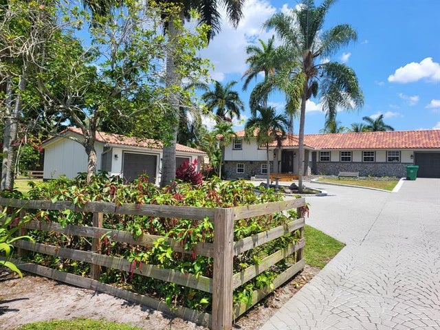 1 of 30 - 11081 Sw 30th Ct, Davie, FL