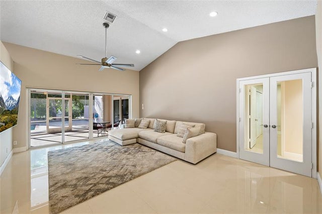 2 of 35 - 5680 Nw 88th Ter, Coral Springs, FL