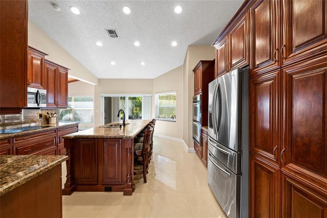 5 of 35 - 5680 Nw 88th Ter, Coral Springs, FL
